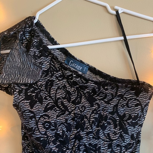 Laced 1 sleeve shirt - Picture 2 of 3